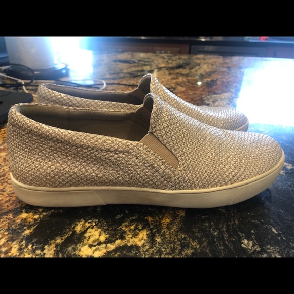 Naturalizer slip ons - Picture 2 of 6